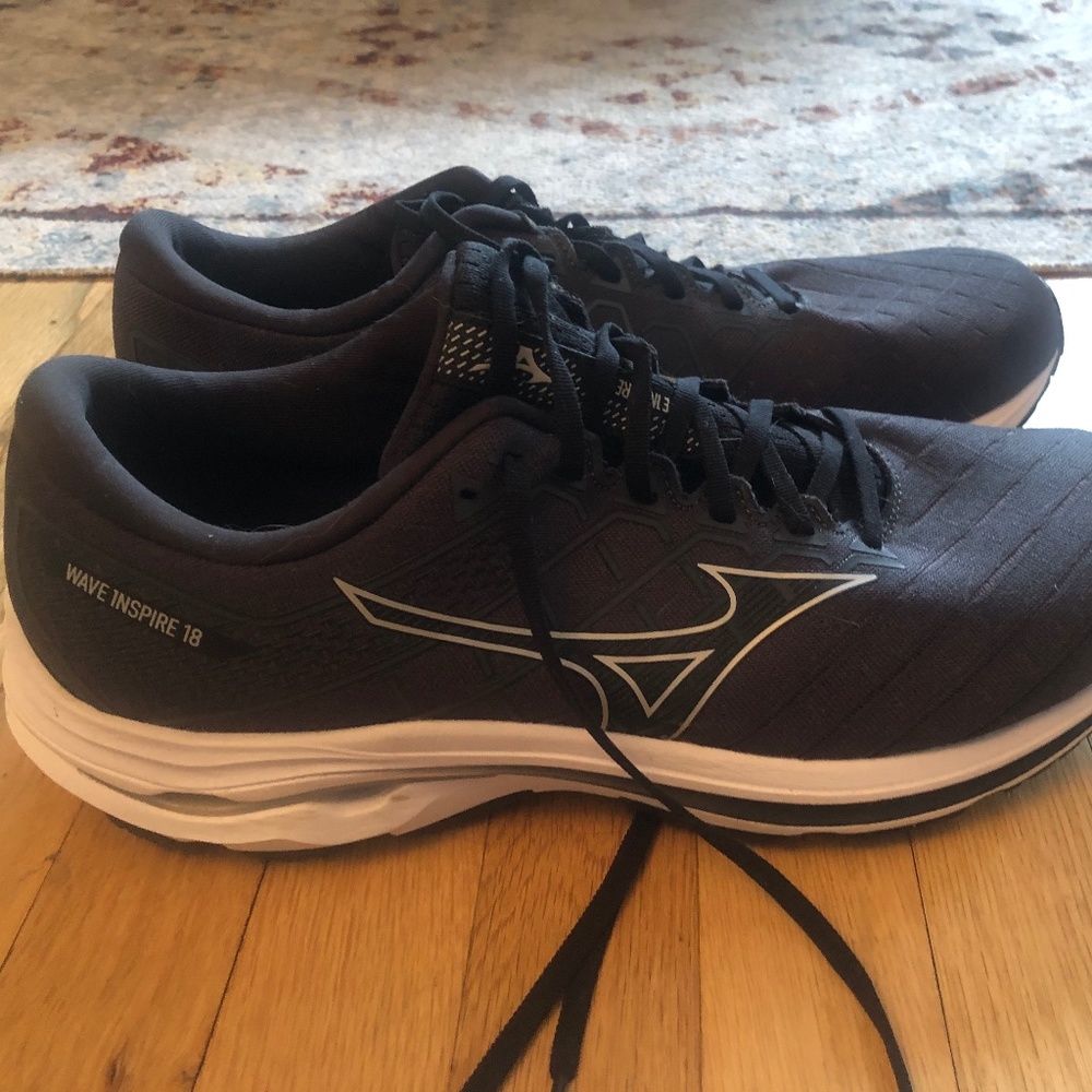 Men’s 13 Mizuno Running Shoe- Wave Inspire 18